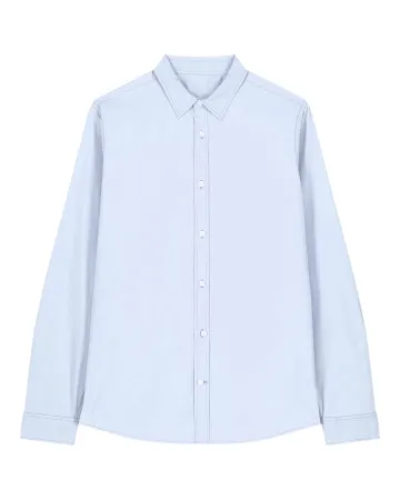 La chemise femme en bleu d'été, avec une licorne d'Alma